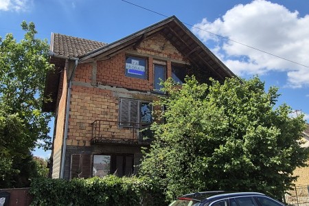 Branjin Vrh, kuća s golemom okućnicom, 4679 m2
