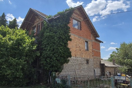 Branjin Vrh, kuća s golemom okućnicom, 4679 m2