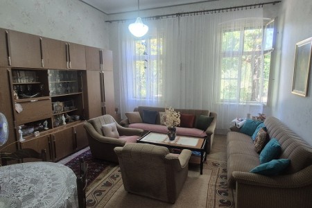 Beli&scaron;će, četverosoban stan u centru, 99,91 m2